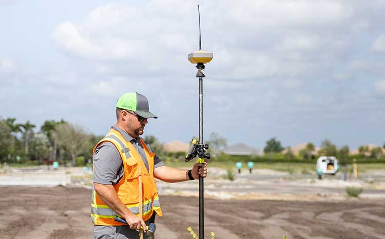 انواع GPS نقشه برداری و بهترین دستگاه جی پی اس نقشه برداری