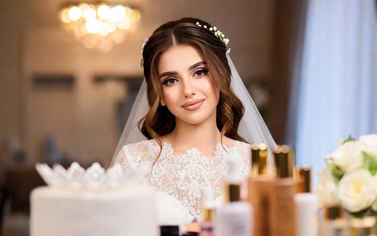 لیست لوازم بهداشتی عروس و شوینده (با قیمت و عکس)